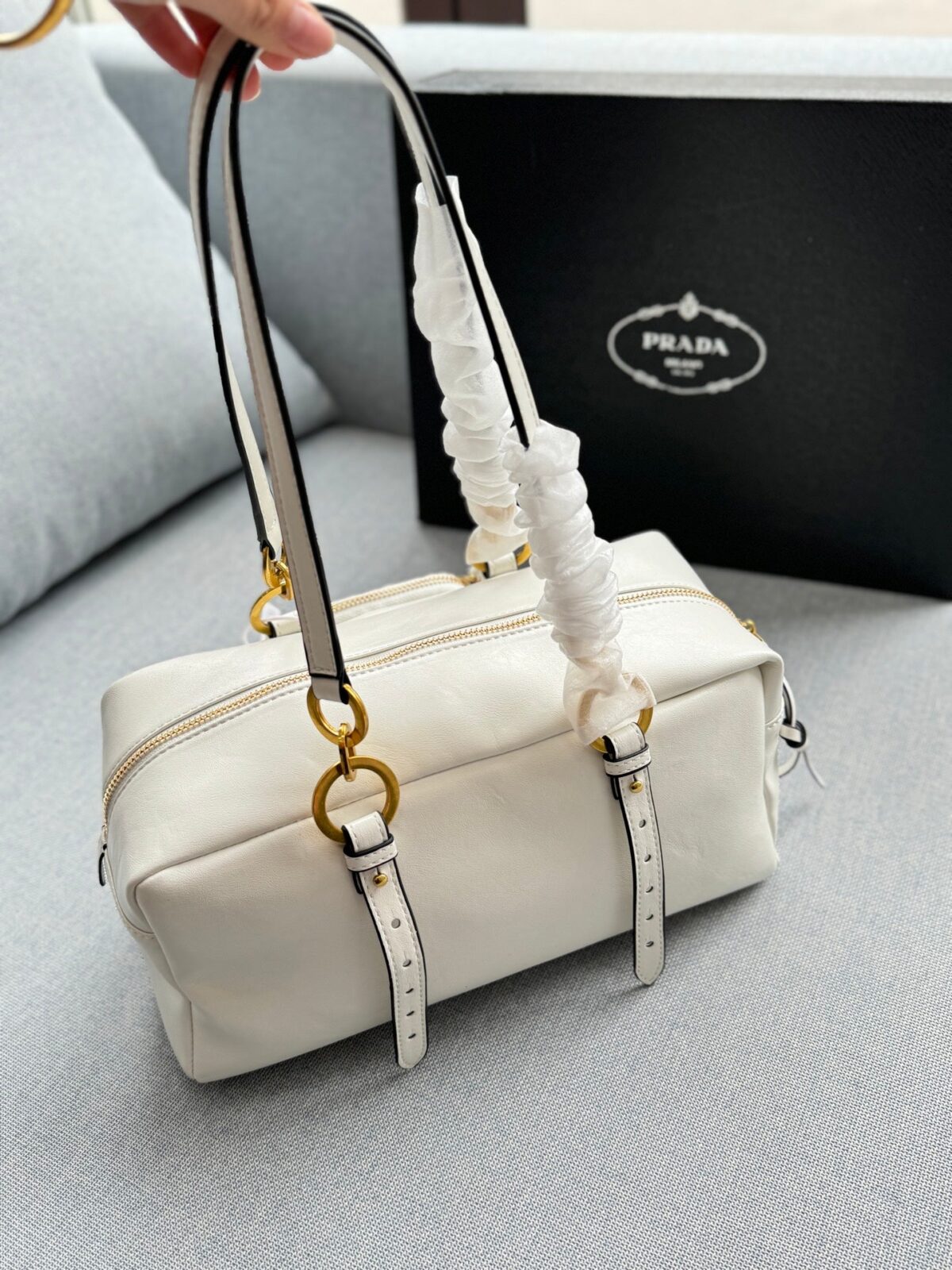 DANGLE TOP HANDLE BAG 30 IN WHITE SHINY CALFSKIN - 图片 7
