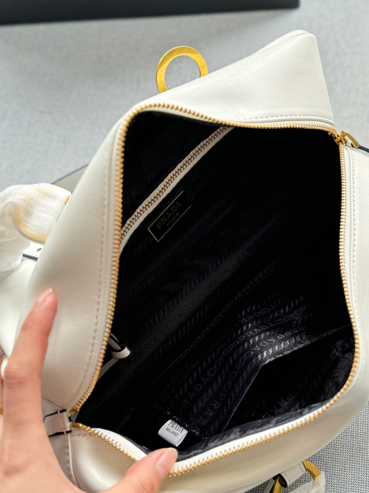 DANGLE TOP HANDLE BAG 30 IN WHITE SHINY CALFSKIN - 图片 8