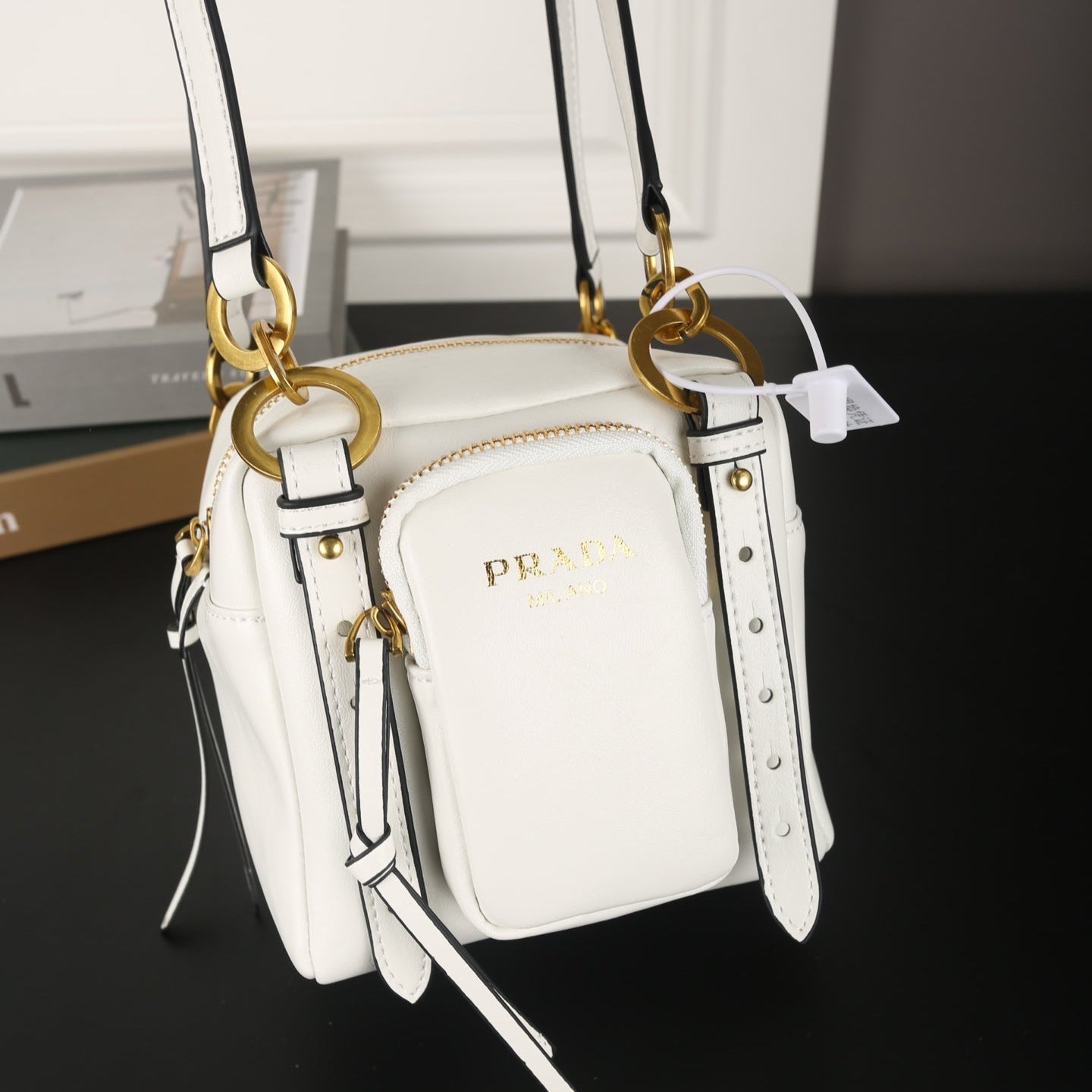 img_2c7cb1ce_20250324_i1742805975947_4027_0_7_jpg.jpg DANGLE TOP HANDLE MINI BAG 15 IN WHITE SHINY CALFSKIN - 图片 1