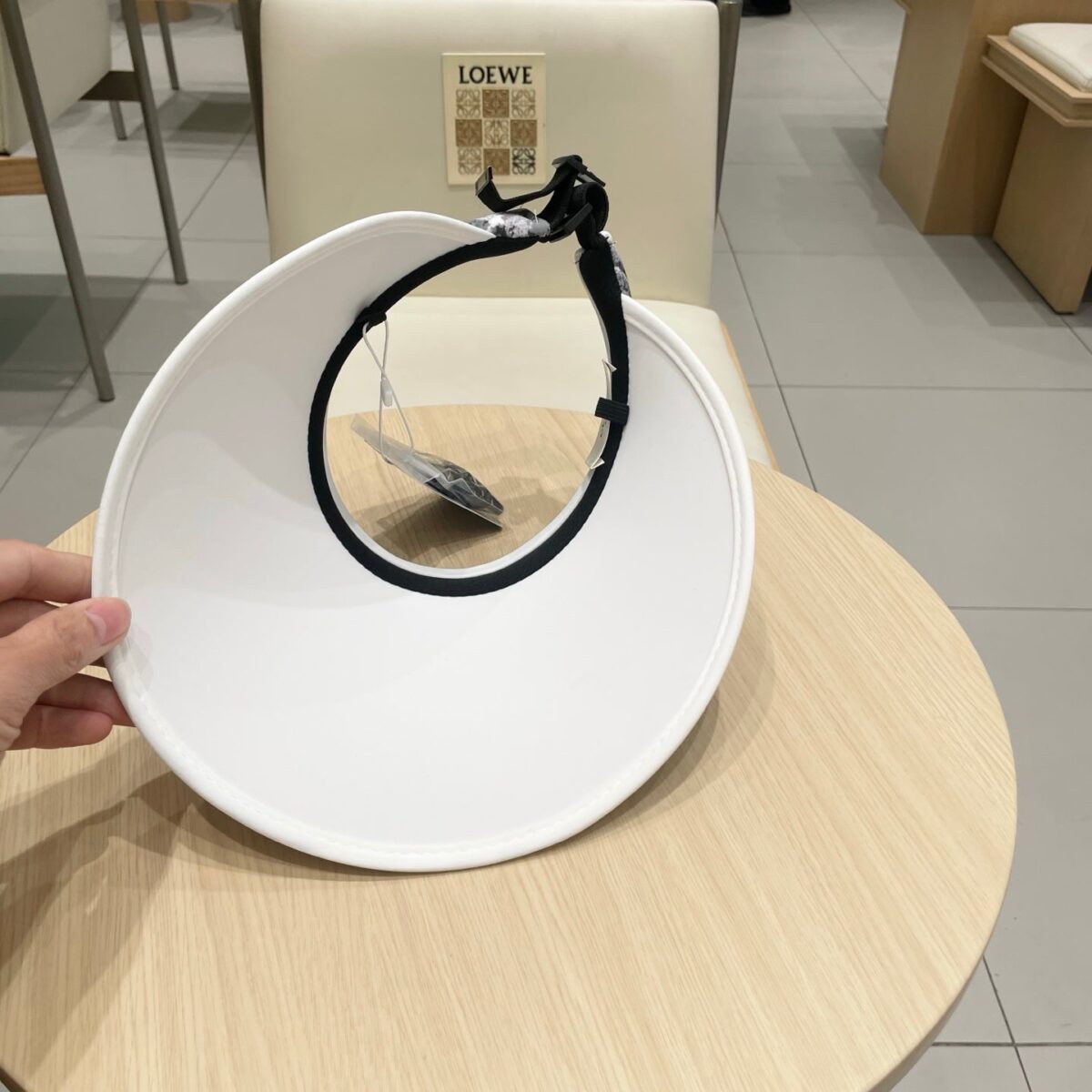 VISOR HAT MODEL 652204 IN GREY AND WHITE FABRIC - 图片 7