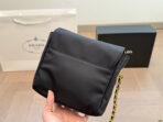 GOLD HARDWARE MINI BAG 18 IN BLACK RE-NYLON - 图片 4