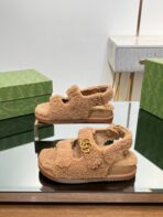 DAD SANDALS IN CIDER BROWN FLEECE WITH GOLD HARDWARE - 图片 6