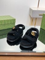 DAD SANDALS IN BLACK FLEECE WITH GOLD HARDWARE - 图片 2