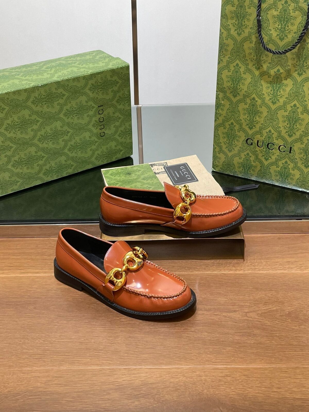 GG LOAFER SHOES IN BRONZE BROWN CALFSKIN WITH GOLD HARDWARE - 图片 4