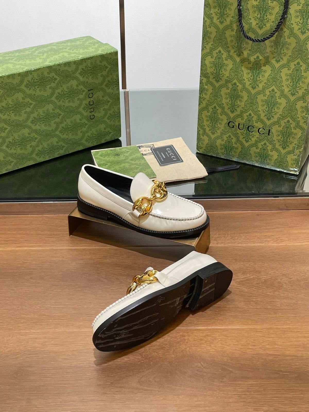 GG LOAFER SHOES IN WHITE CALFSKIN WITH GOLD HARDWARE - 图片 9