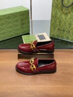 GG LOAFER SHOES IN BLOOD RED CALFSKIN WITH GOLD HARDWARE - 图片 3