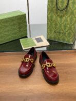 GG LOAFER SHOES IN BLOOD RED CALFSKIN WITH GOLD HARDWARE - 图片 5