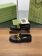GG LOAFER SHOES IN BLACK CALFSKIN WITH GOLD HARDWARE - 图片 3