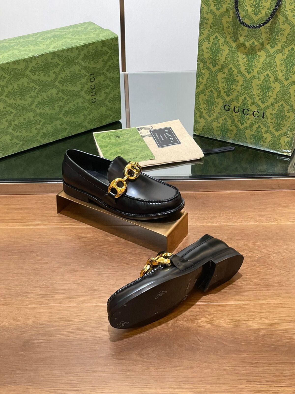 GG LOAFER SHOES IN BLACK CALFSKIN WITH GOLD HARDWARE - 图片 8