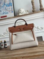 HERBAG ZIP 31 LAQUERED BAG IN OFF-WHITE MIX BROWN H PLUME CANVAS AND BROWN COWHIDE - 图片 4