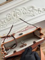 HERBAG ZIP 31 RETOURNE PEGASE POP BAG IN OFF-WHITE MIX RED CANVAS AND HUNTER COWHIDE - 图片 7