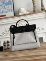HERBAG ZIP 31 LAQUERED BAG IN OFF-WHITE MIX BLUE H PLUME CANVAS - 图片 3