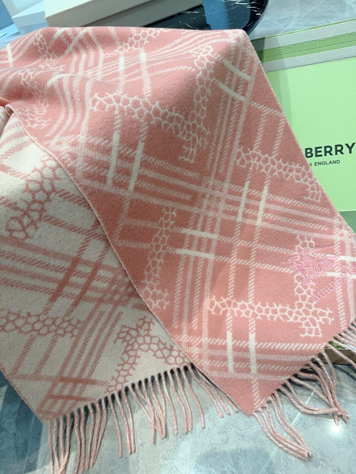 CLASSIC CHECK SCARF 168 CM IN ROSE PINK CASHMERE 396321 - 图片 6