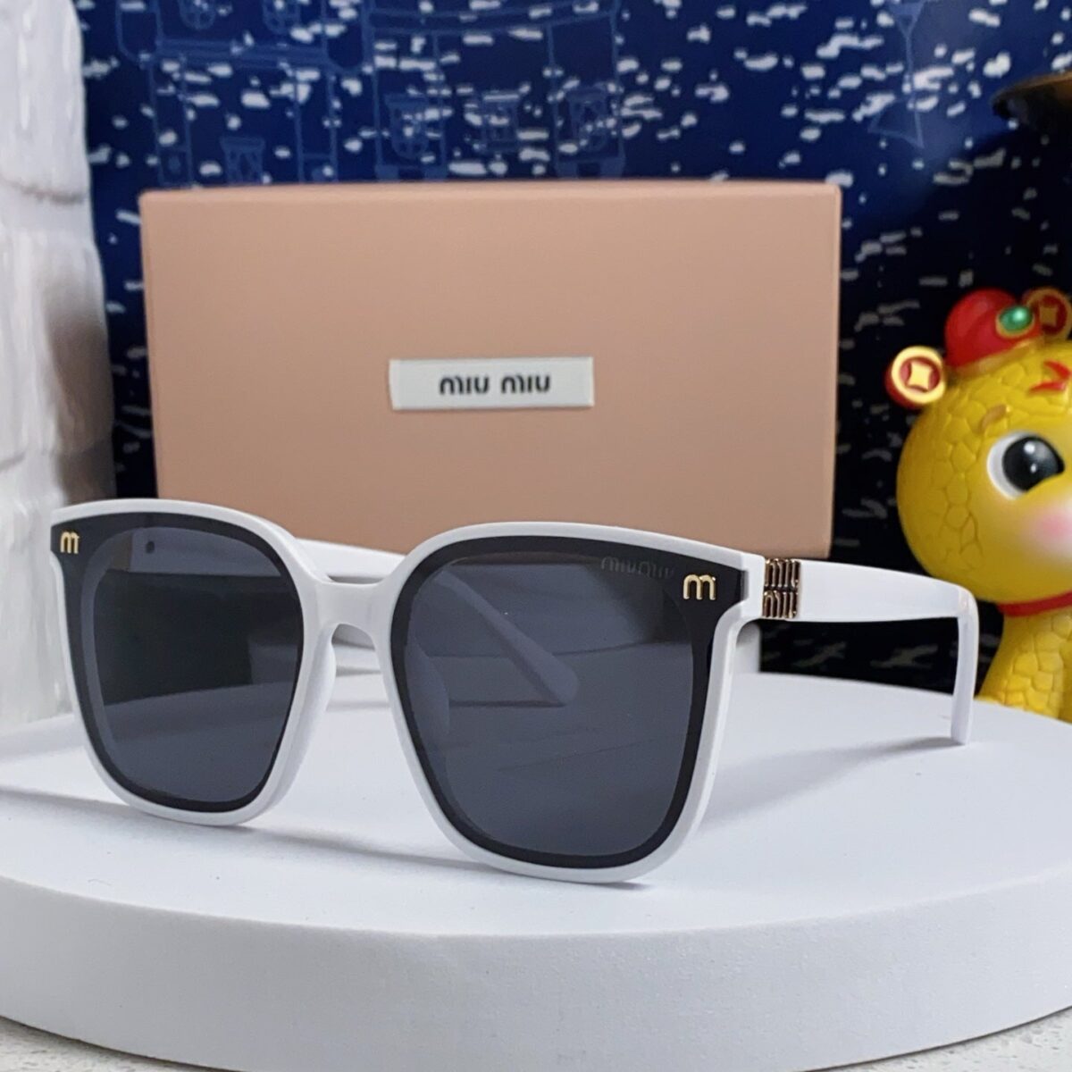 GLIMPSE SQUARE SUNGLASSES 554615 IN WHITE ACETATE - 图片 1