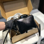DANGLE TOP HANDLE MINI BAG 15 IN BLACK PATENT CALFSKIN - 图片 2