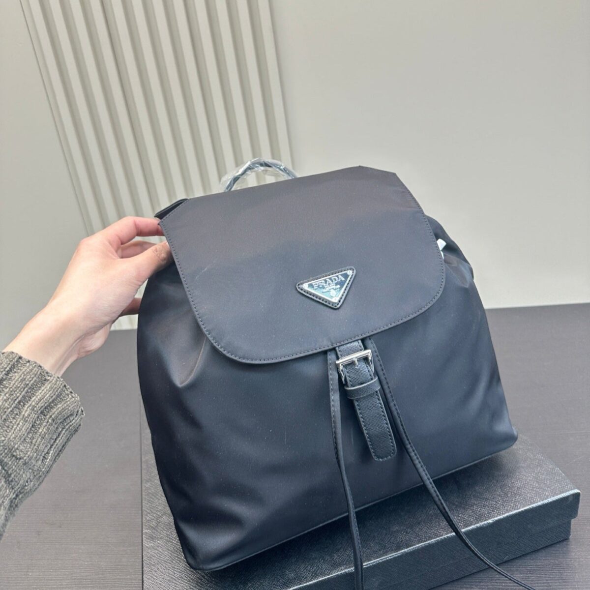 CLASP BACKPACK 31 IN BLACK RE-NYLON SILVER HARDWARE - 图片 5