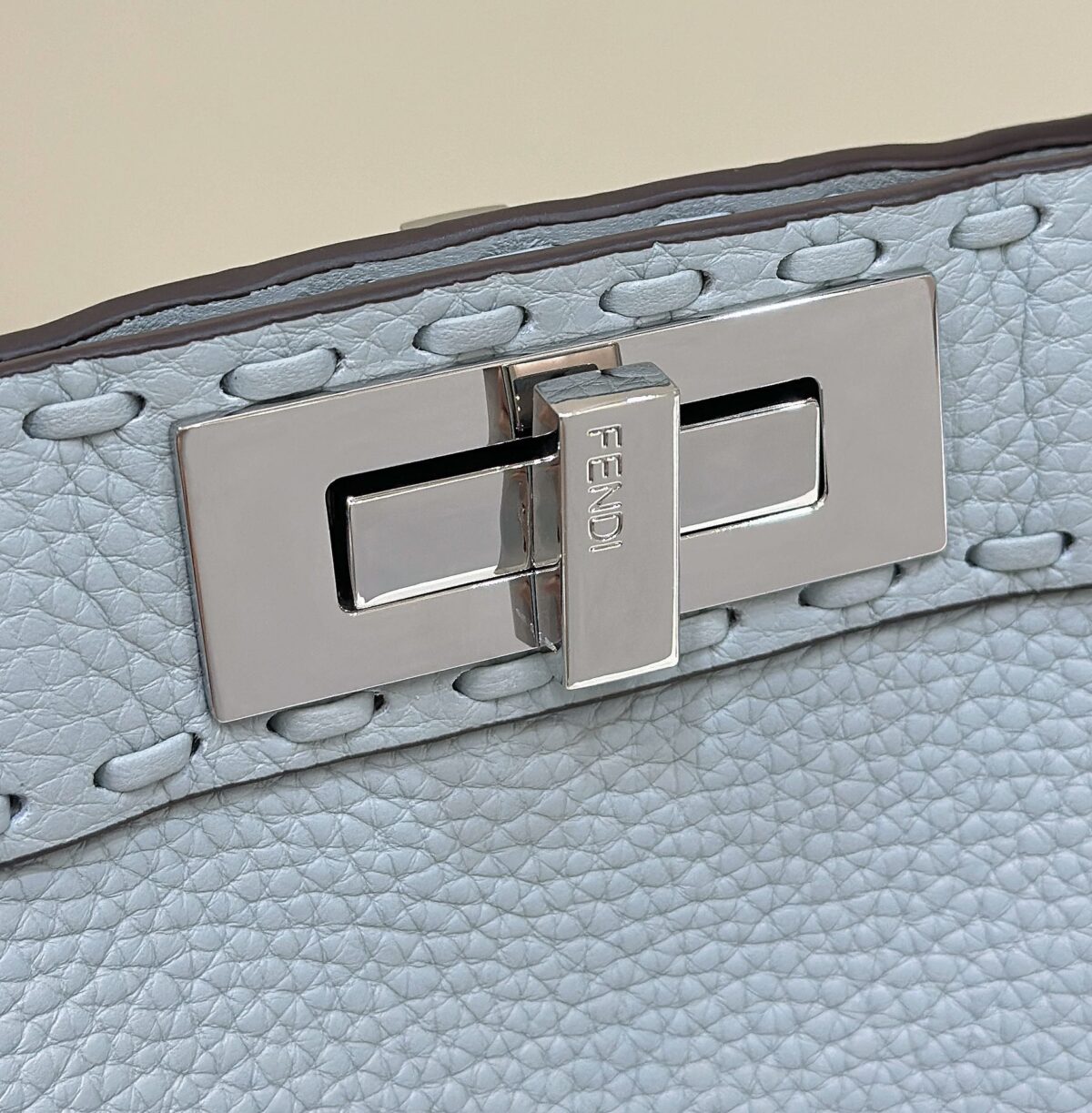 PEEKABOO ISEEU 33 IN BABY BLUE GRAINED CALFSKIN SILVER HARDWARE - 图片 2
