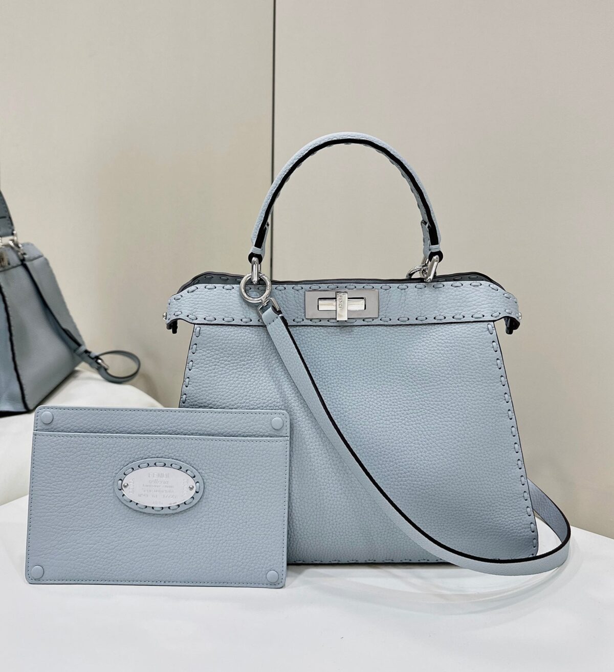 PEEKABOO ISEEU 33 IN BABY BLUE GRAINED CALFSKIN SILVER HARDWARE - 图片 9