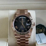 Rolex Day-Date 40 Black Smoke Dial Replica - 图片 2