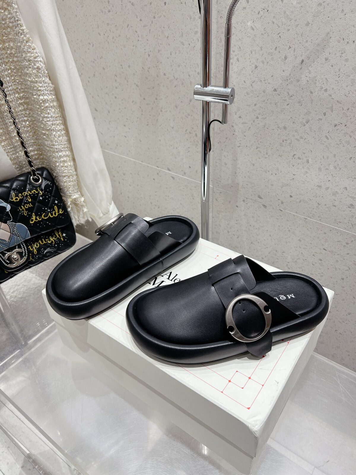 McQueen 25SS early spring new style platform thick-soled Birkenstock clogs and slip-on mules. - 图片 3