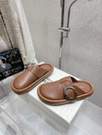 McQueen 25SS early spring new style platform thick-soled Birkenstock clogs and slip-on mules. - 图片 3