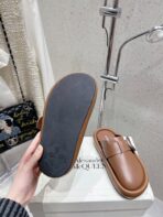 McQueen 25SS early spring new style platform thick-soled Birkenstock clogs and slip-on mules. - 图片 10