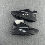 Cousins' style Dior B22 series exclusive sneakers, dad shoes.