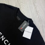 Givenchy Men’s Front Logo Black Crewneck Jumper - 图片 2