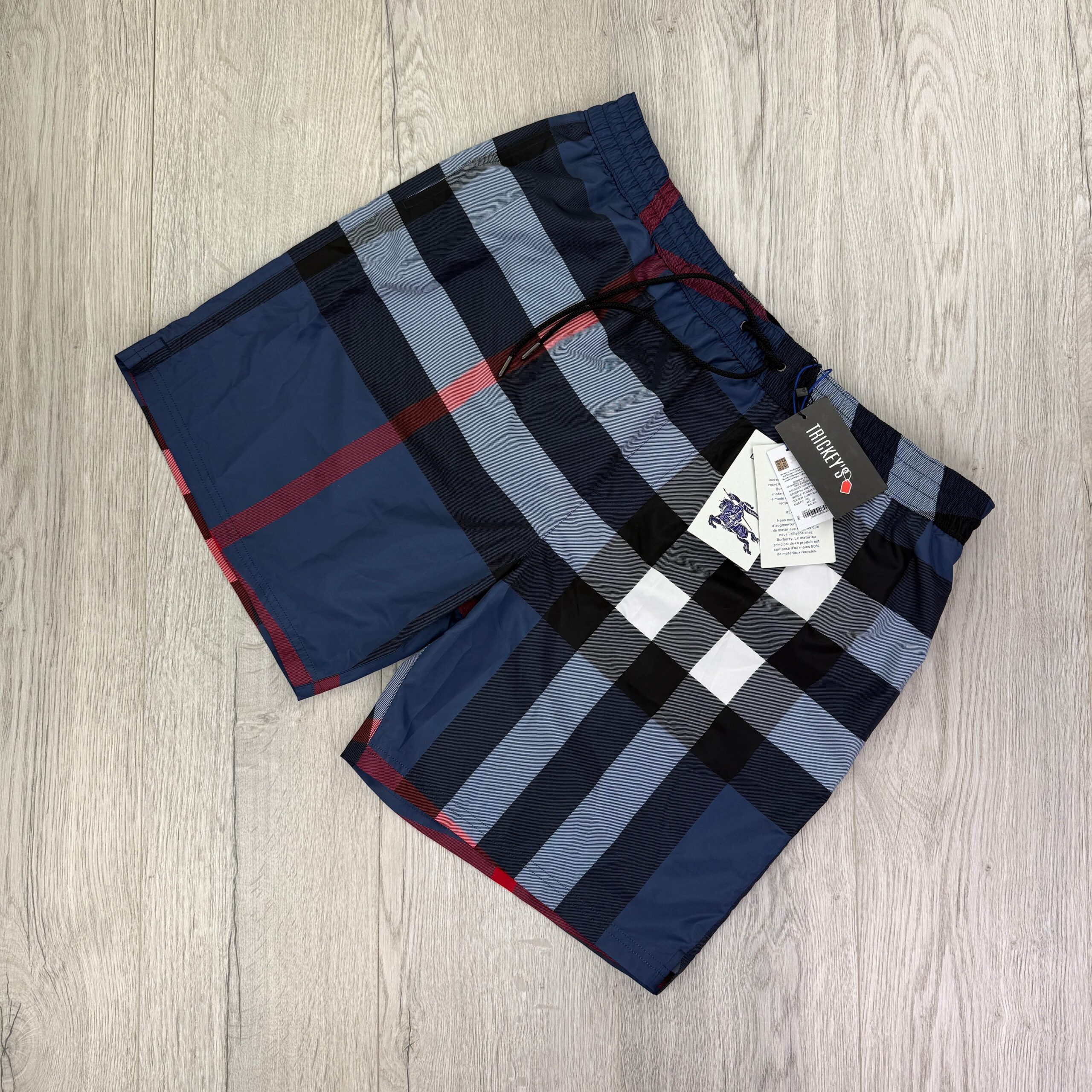 F8DA0BBB-4E2B-4E08-A6D6-033B78CEEA74.jpg Burberry Men’s Navy Blue Swim Shorts - 图片 1