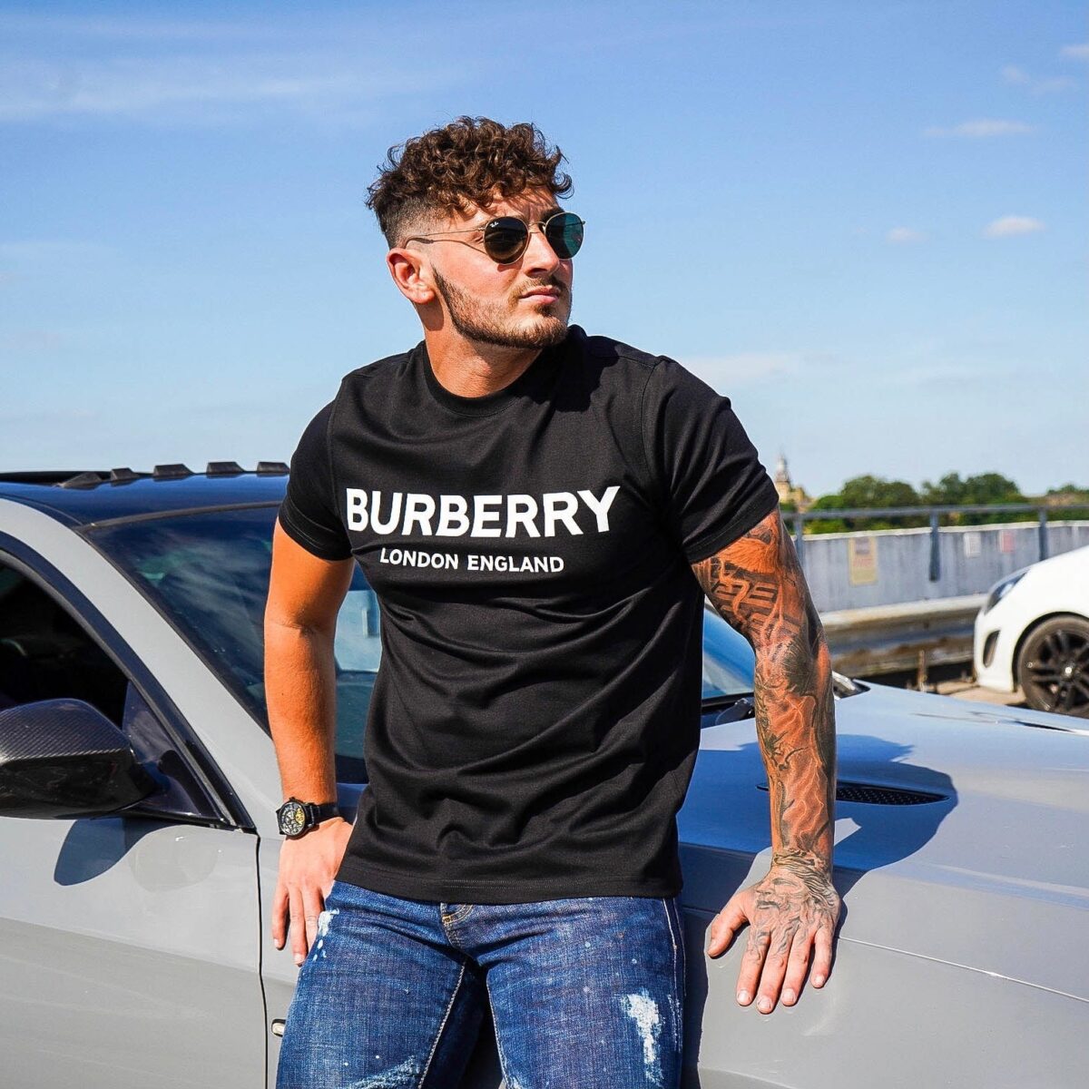 Burberry Men’s Black Short-sleeve Oversized T-shirt - 图片 1
